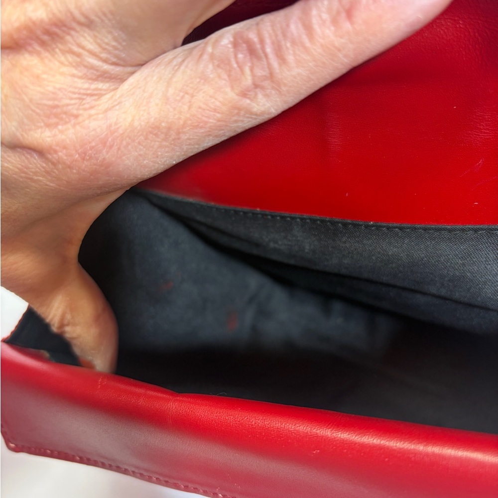 SOLD

Gucci Red Pouch/Clutch - Picture 5 of 10